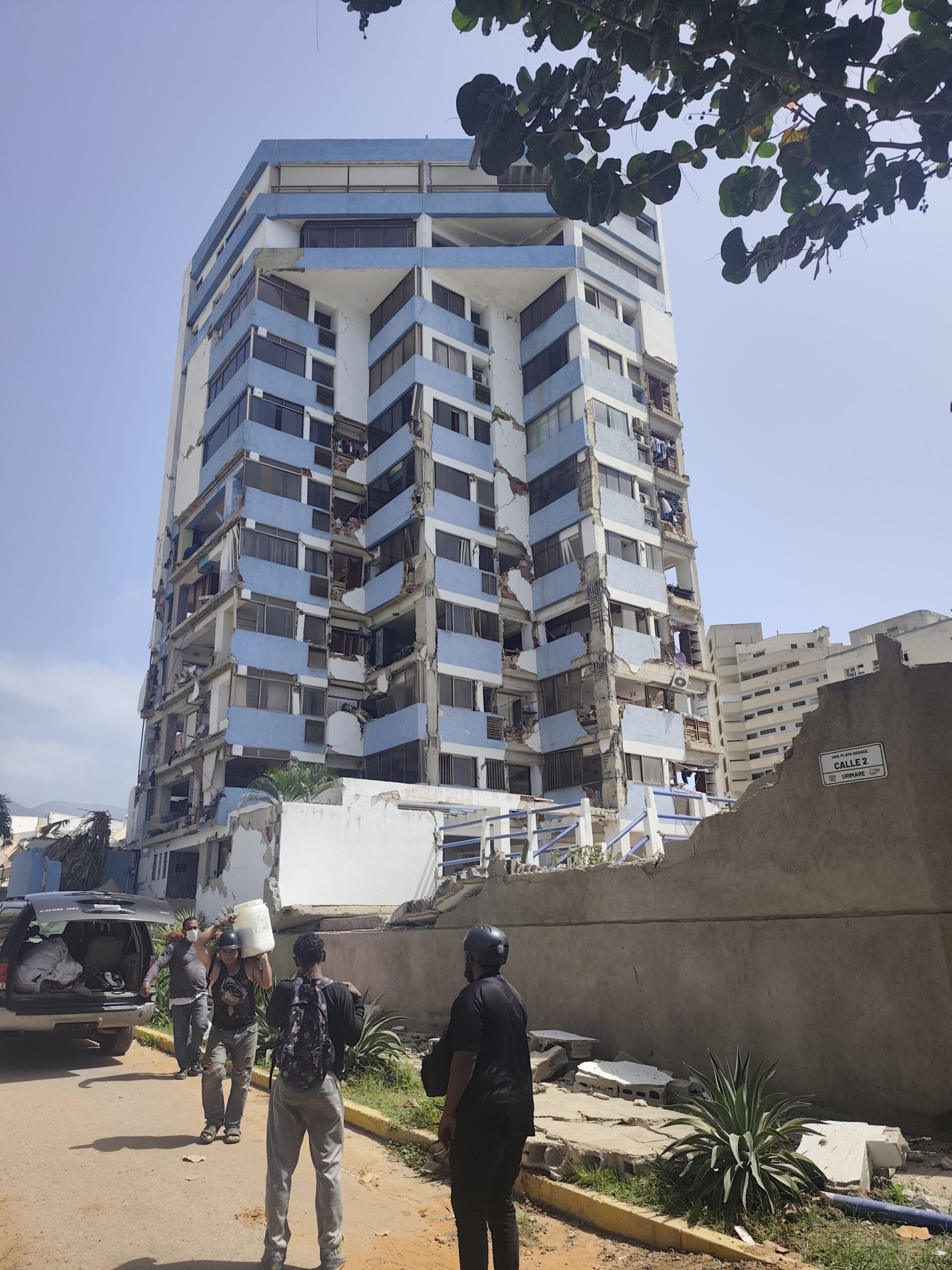 Nuestro edificio destruido